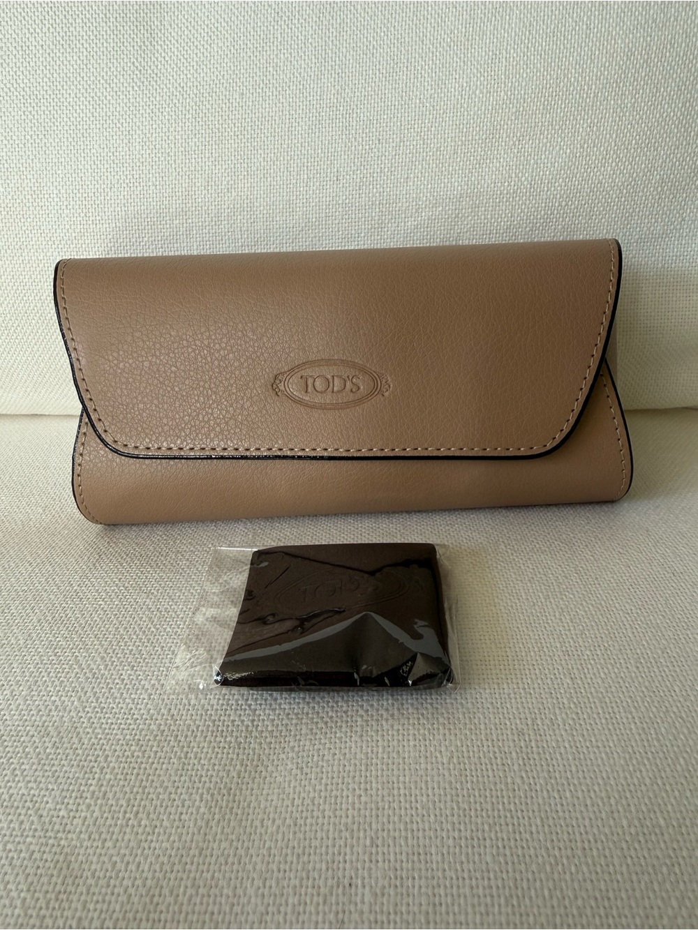 New! TOD’S Leather Sunglass Case With Cloth